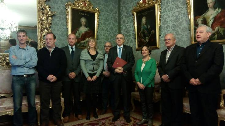 Euskaltzaindiarekin hitzarmena berretsi du Nafarroako Gobernuak