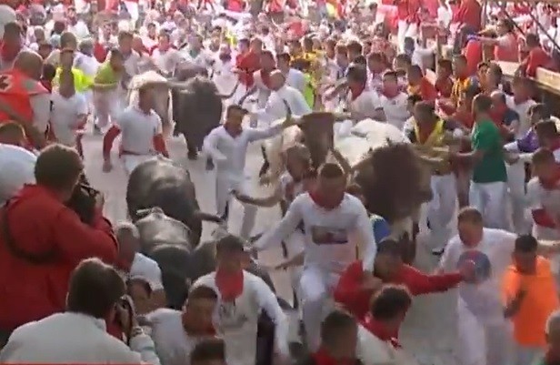 Bi adarkatu gutxienez Jose Escolarren entzierro azkar eta arriskutsuan