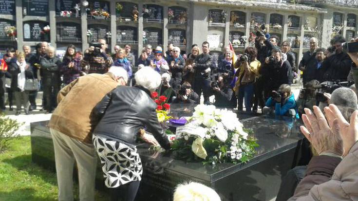 Frankismoko giza eskubideen urraketei buruzko 152 txosten ireki ditu Memoriaren bulegoak