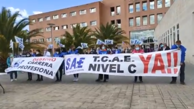 Lan baldintzetan hobekuntza eskatzeko elkarretaratzea egin dute erizaintza teknikariek