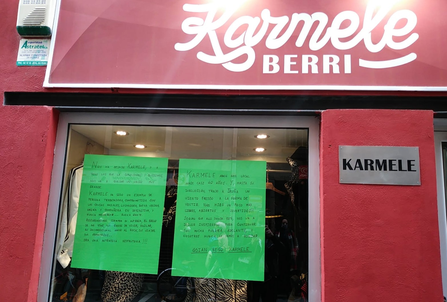 Karmele Yera hil da, Nabarreriako arropa denda mitikoko jabea