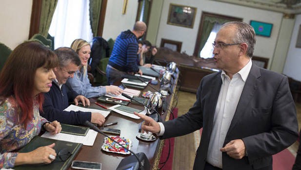 PSNk ez du haur eskolen aldaketen aurka egin