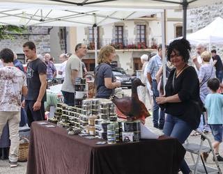 Mendialdeko Azoka Ibiltariaren VII. edizioa martxan da