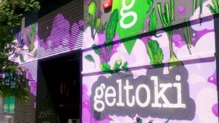 Mitxoletak abesbatza, Insallah oxala antzerki komunitarioa eta Moisés no duerme Geltokiko ekaineko agendan