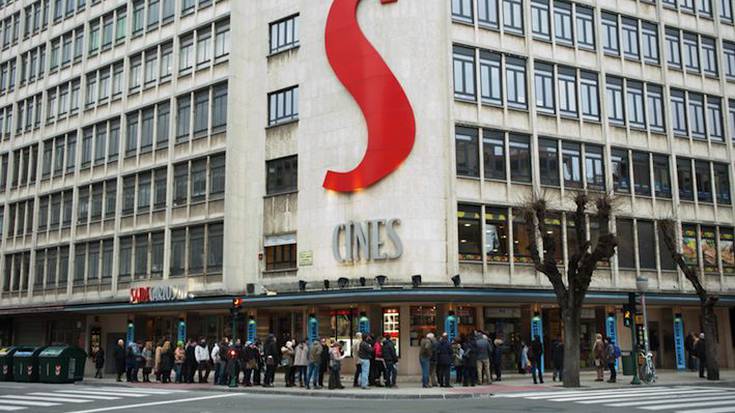 Carlos III. zinema aretoa martxoaren 3an itxiko dute