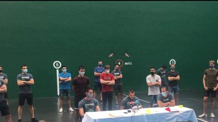 Egoera "jasanezina" bizi dutela salatu dute Baiko enpresako pilotariek