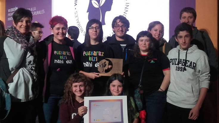 Basaburuako emakumeak Madrilera sari baten bila