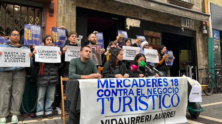 Jazarpen inmobiliarioa salatu dute Mercaderes karrikako 18. zenbakiko bizilagunek