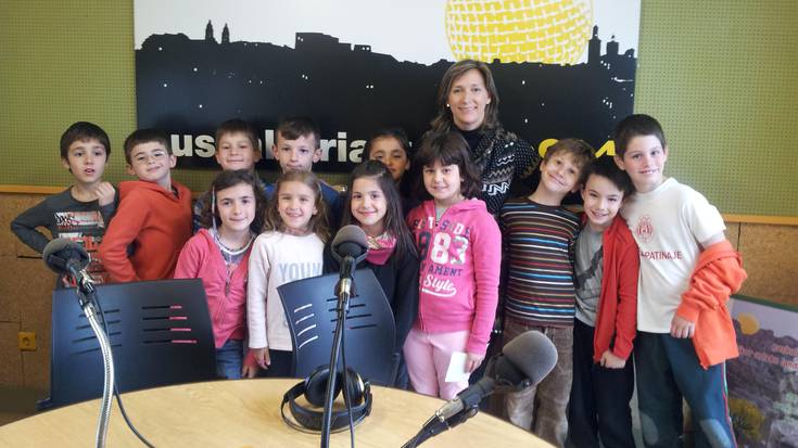 Patxi Larrainzar ikastetxeko ikasleak bisitan