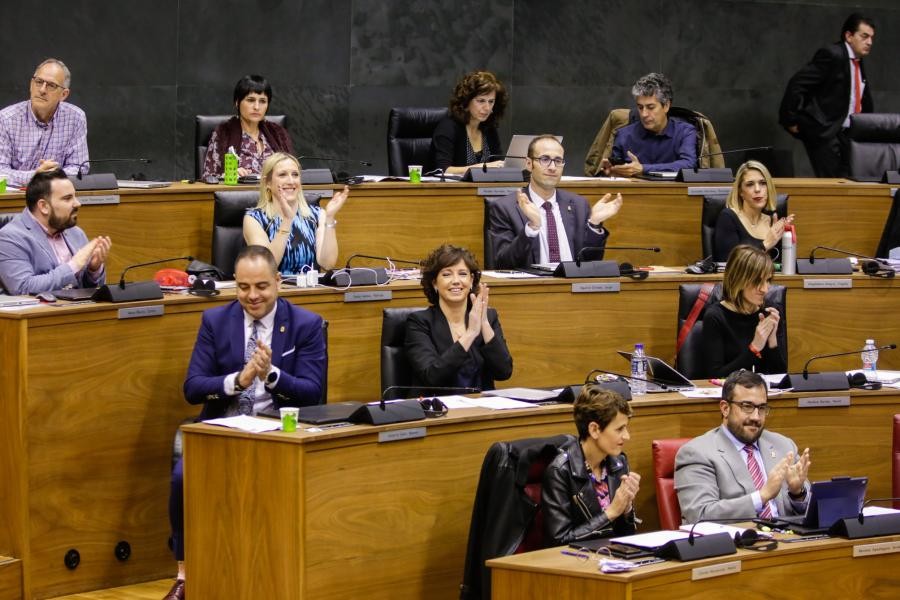 Remirezen arabera, "merezimenduen dekretuak gizarte kohesioa, berdintasuna eta bizikidetza bultzatzen ditu”