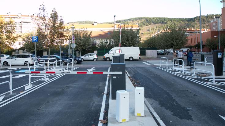Lehendabiziko 24 orduetan doakoa izango da Arrotxapeako aparkaleku berria