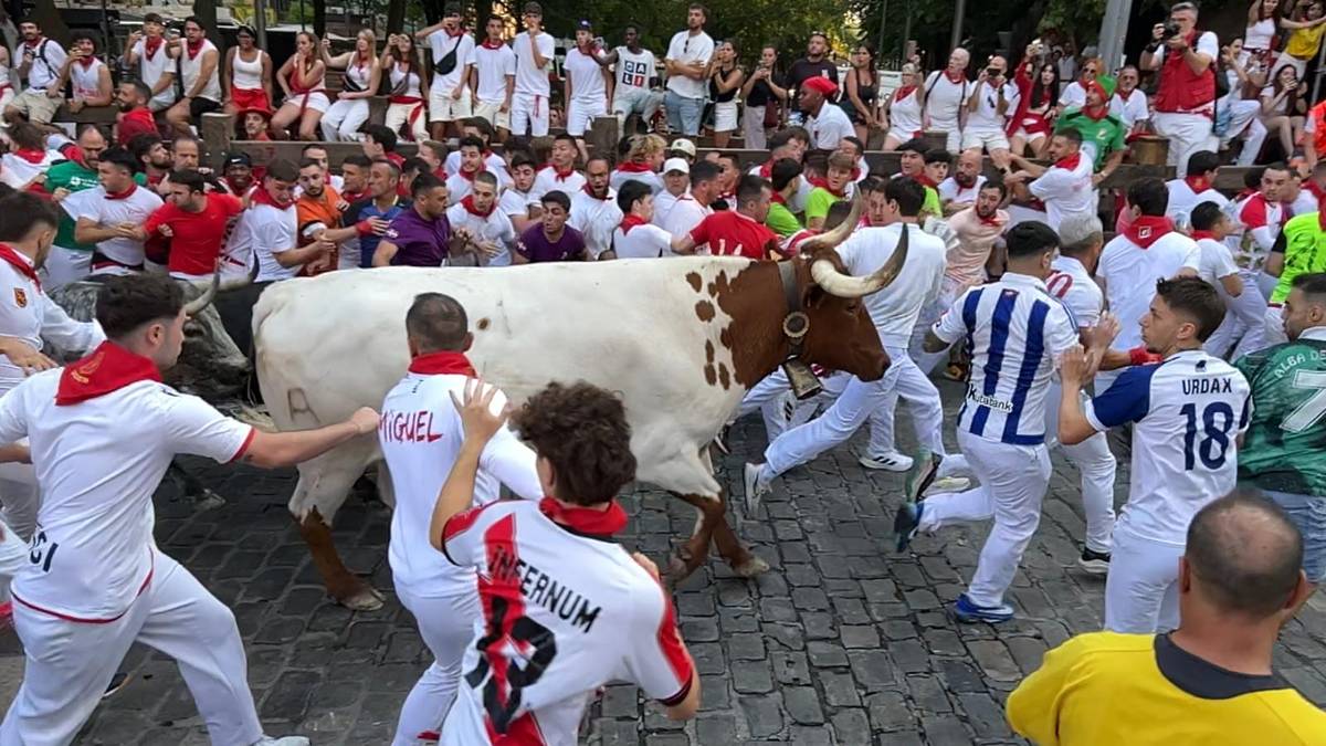 Ezohiko entzierroa korritu dute Cebada Gagokoek, baina adarkatu bat utzita