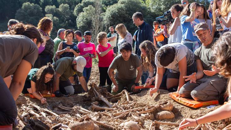 1936ko kolpe militarreko 16 biktimaren gorpuzkinak aurkitu dituzte Ollakarizketan