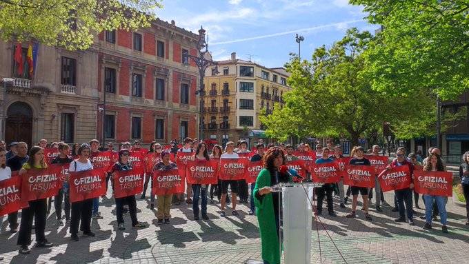 Nafarroako 206 eragilek egin dute bat euskararen ofizialtasunaren aldeko manifestuarekin