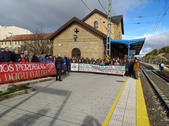 Protestak Tafallan, Altsasun eta Castejonen, RENFEk txarteldegiak itxi eta gero