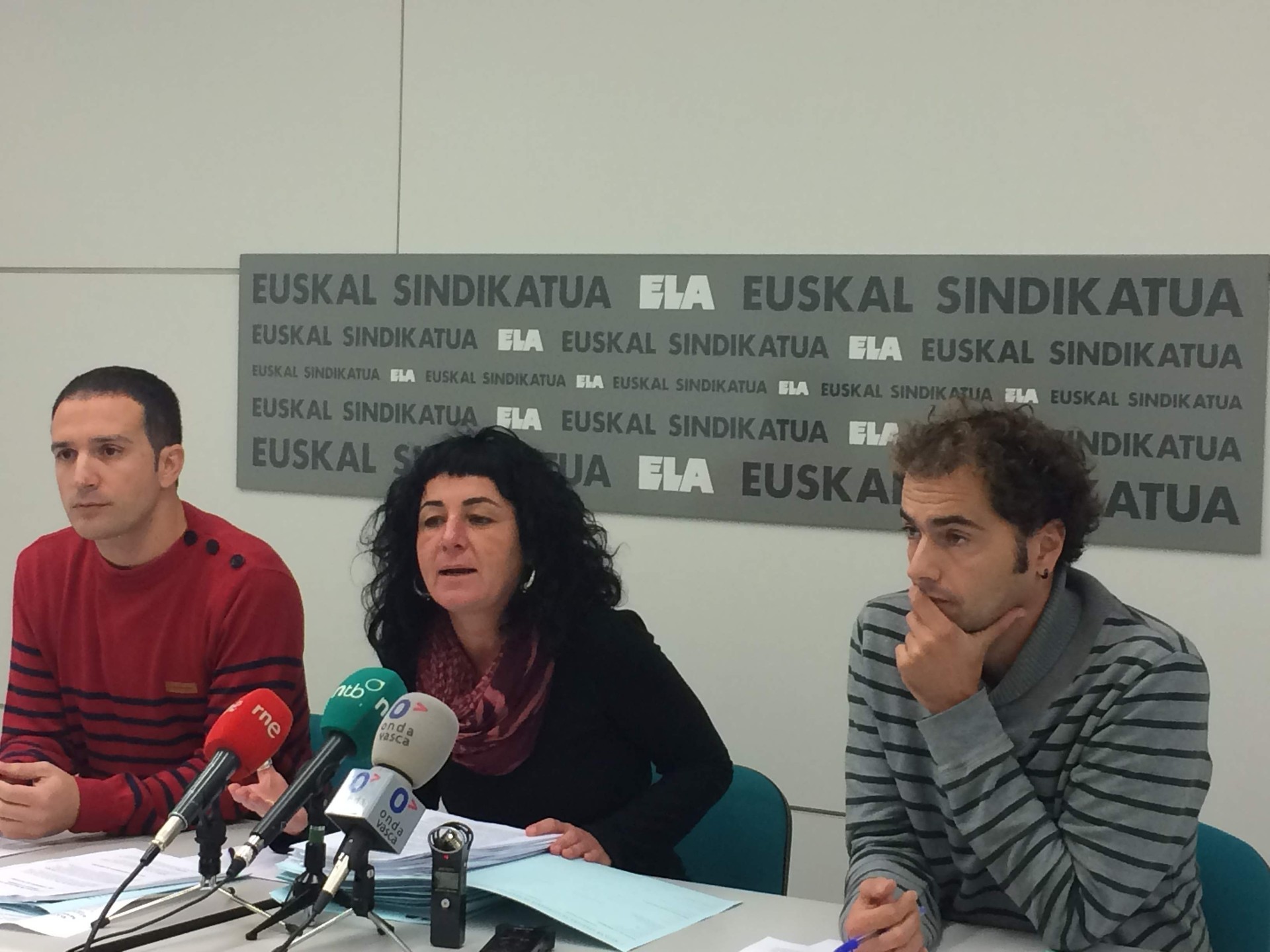 ELAk auzitara eraman ditu prestakuntza-hitzarmenak, Gobernuaren eta CEN, UGT eta CCOO antolakundeen artekoak