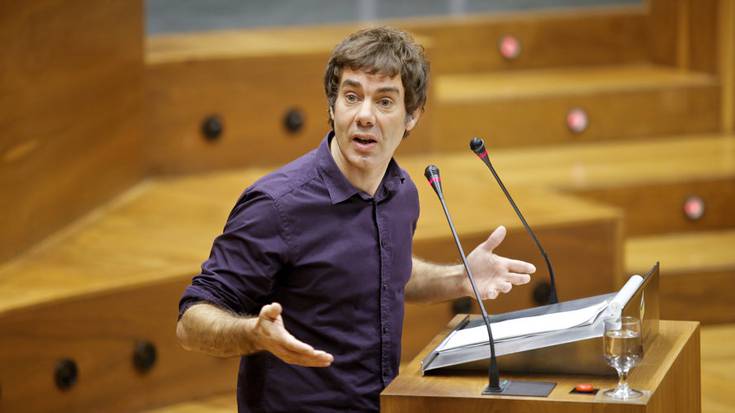 Eduardo Santos: "Ez da barne gatazka bat: Podemosen eta lau parlamentarien arteko eztabaida da"