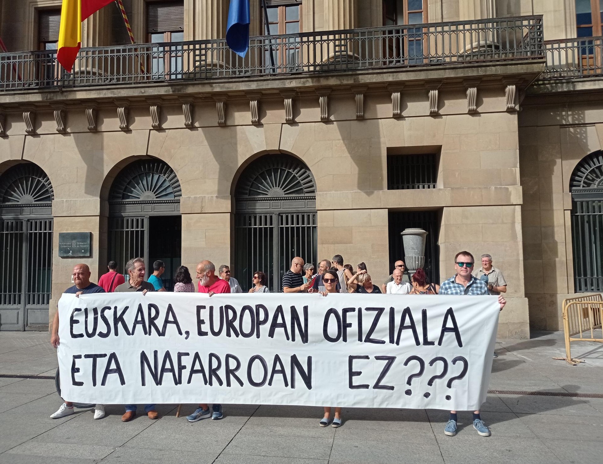 Euskara, ofiziala europan eta Nafarroan ez?