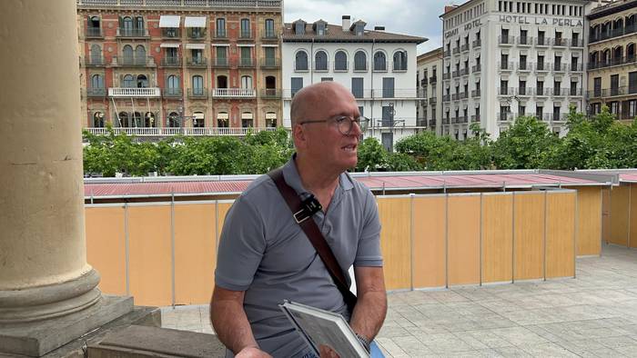 Zaldikoko irakurle taldea: 'Auzo madarikatua'