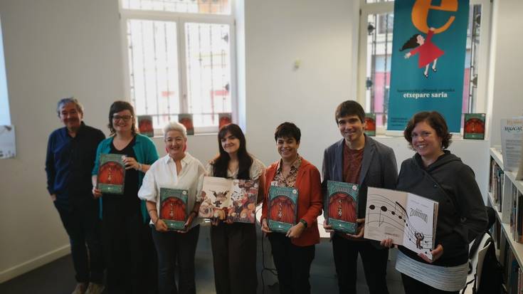 Etxepare sariaren irabazle 'Orkestra zooragarria' albuma plazaratu du Pamielak