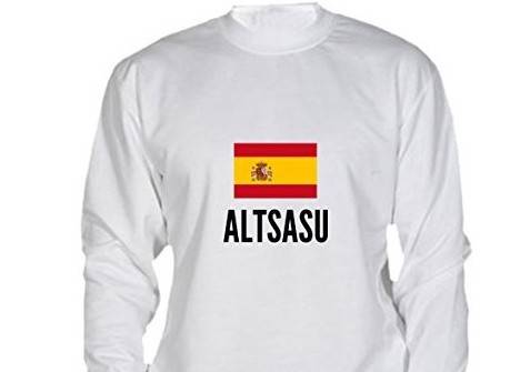 Espainiako bandera eta 'Altsasu' izendapena kamiseta berean