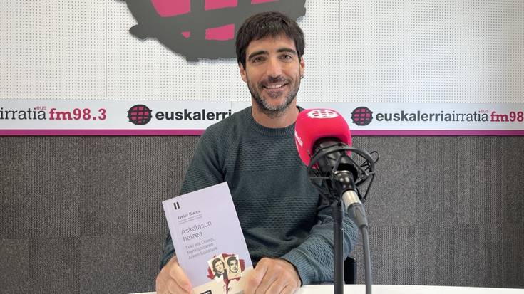 Javier Buces: "Frankismoa zuritzen duen errebisionismo historikoaren aurrean, beharrezkoa da historia osoa kontatzea"