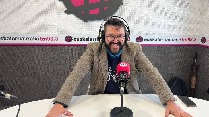 Angel Erro: “Whatsappeko emotikonoak hipokritak dira”