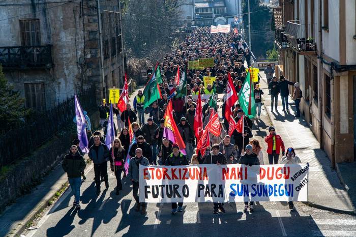 Manifestazio jendetsua, Sunsundegiren etorkizuna galdegiteko