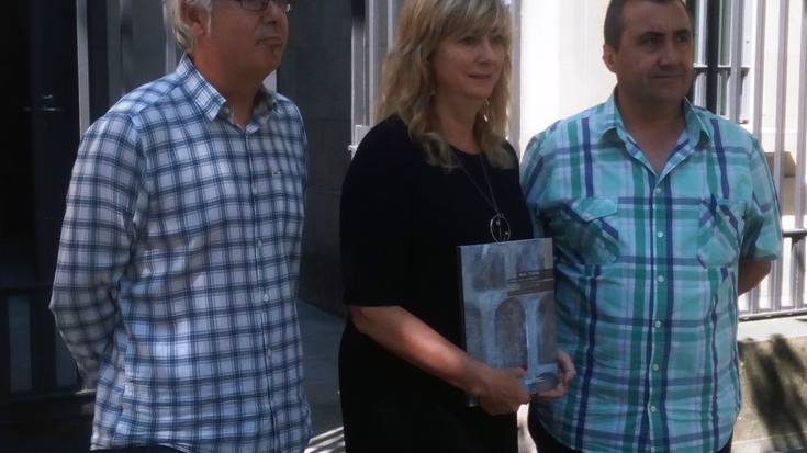 'Lur Azpian. Desobiratzeak Nafarroan', liburuak memoriaren ahotsak biltzen ditu