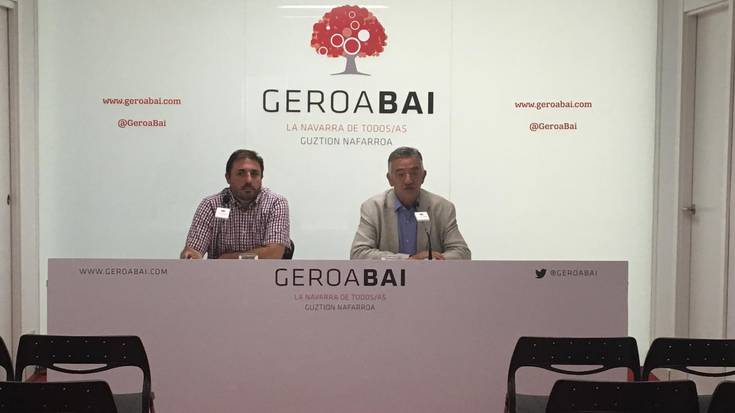 PSNri eskua luzatuta segitzen du Geroa Baik