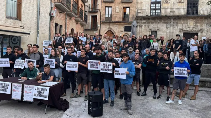 Egun antifaxista antolatu dute Lizarran hamahiru auziperatuekin elkartasunez