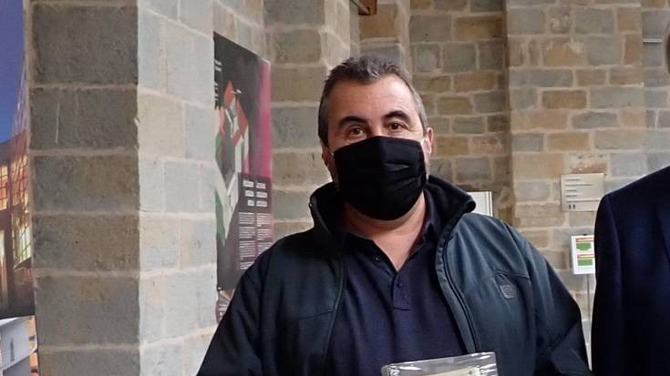 Cesar Layana: “Oroibidea osatzeko ehun elkarrizketa egiten ari gara”