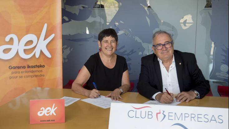 Gestio linguistikoa hobetzeko hitzarmena sinatu du Osasunak AEK-rekin