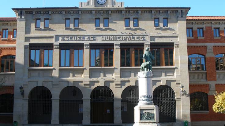 Aterpea eskatzeko giza katea eginen dute San Frantzisko eskolako kideek