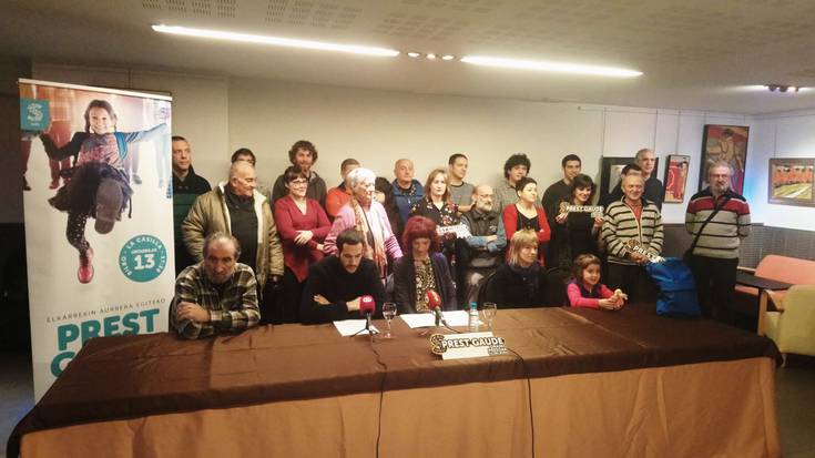 Euskal presoen eskubideen urraketarekin amaitzeko ordua dela esan dute gizarte zibilaren ehun ordezkarik