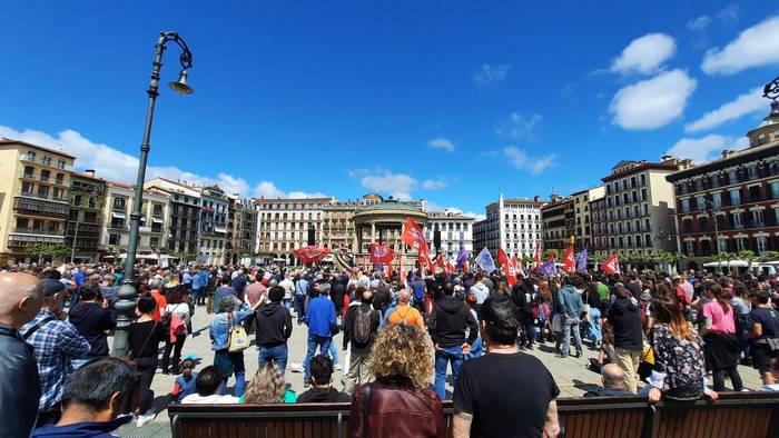 Bost manifestaziok zeharkatu dute Iruñea maiatzaren 1ean