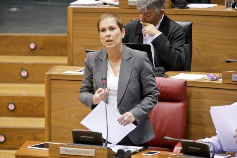 Uxue Barkos: "Erreforma fiskalarekin hasi gara zerbitzu publikoak duintzen"