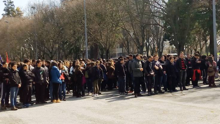 Ikasleen aldarrikapenek hartu dituzte Iruñeko kaleak