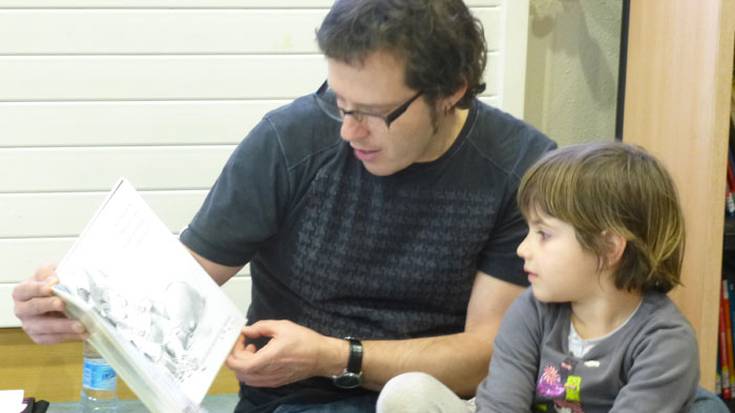 Haurrekin irakurtzeko boluntario bila