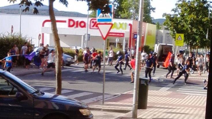 Bi lagun atxilotu dituzte Mendillorriko Gazte Egunean izandako "istiluengatik"