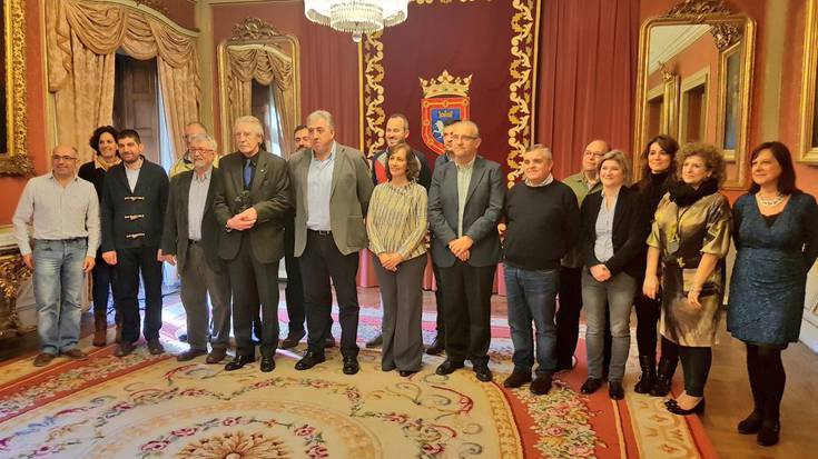 Marian Arregik eta Juan Antonio Urbeltzek jaso du Txondorra saria