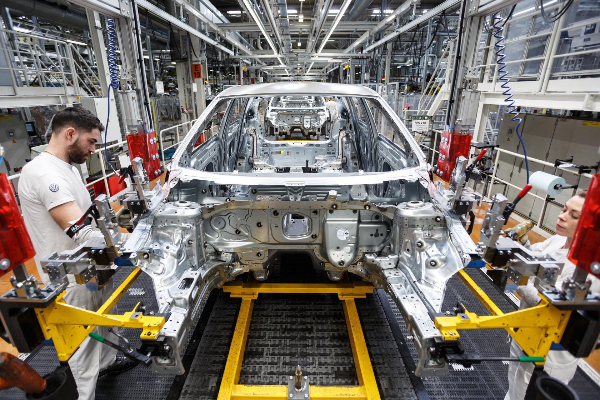 VW Landaben itxiko dute heldu den ostiralean
