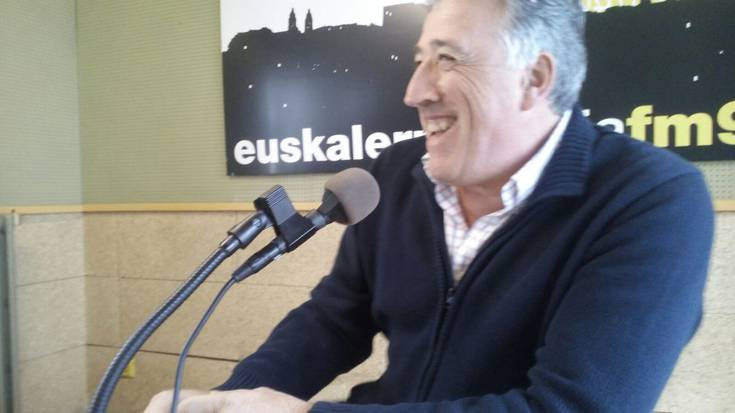 Joseba Asiron: “Alde Zaharra oinezkoentzat gordez hiri erosoagoa nahi dugu bizitzeko, ez autoz ibiltzeko”