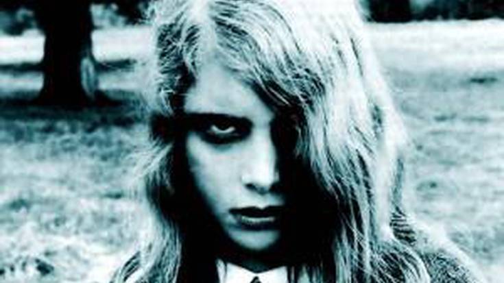 Poeta zonbiak itzuli dira