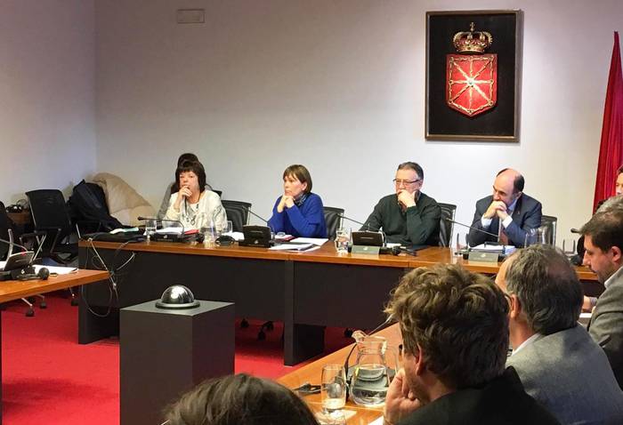 Uxue Barkos: "Gazteak bunker bat eraikitzen ari ziren, ez zuten hitz egiteko asmorik"