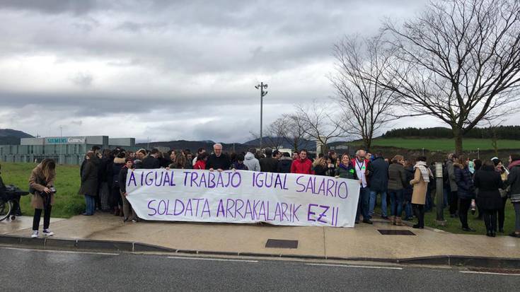 Nafarroako emakumeek urtean 1.190 milioi galtzen dituzte genero-arrakala dela eta