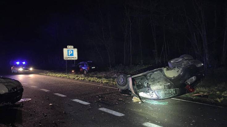 Pertsona bat hil da eta beste bat larri zauritu Donezteben, istripu batean