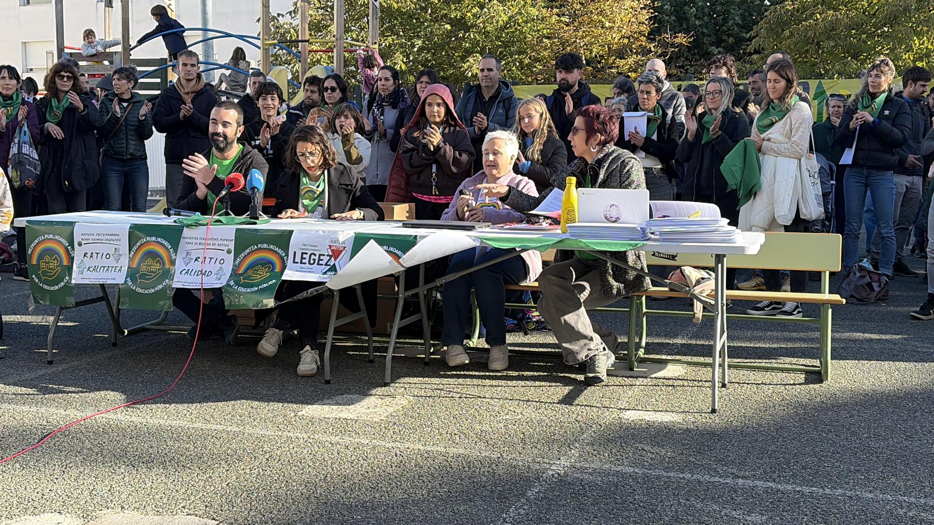 Sinadura kanpaina abian, hezkuntzaren kalitatea ziurtatzea eskatzeko