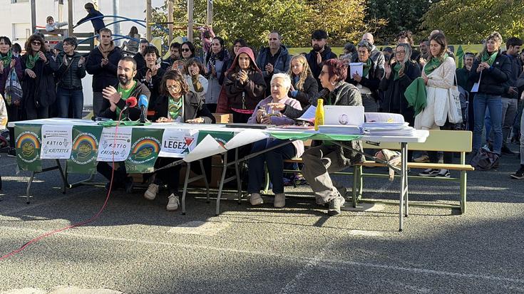 Sinadura kanpaina abian, hezkuntzaren kalitatea ziurtatzea eskatzeko
