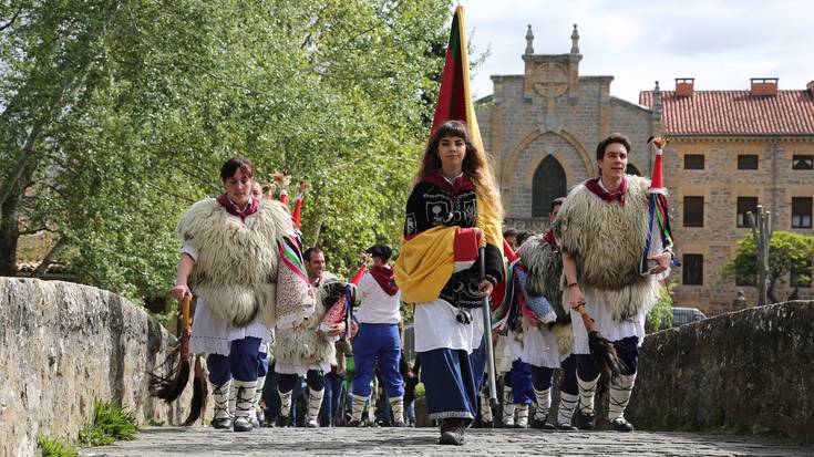 Gaur eginen du eztanda suziriak Txantrean